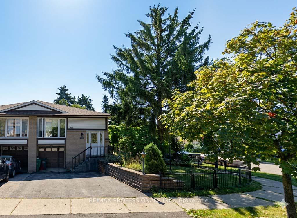 LOWER - 2688 Sherhill Drive Mississauga Ontario Canada Rent residential Rita Moore RE/MAX Professionals Inc., Brokerage *
