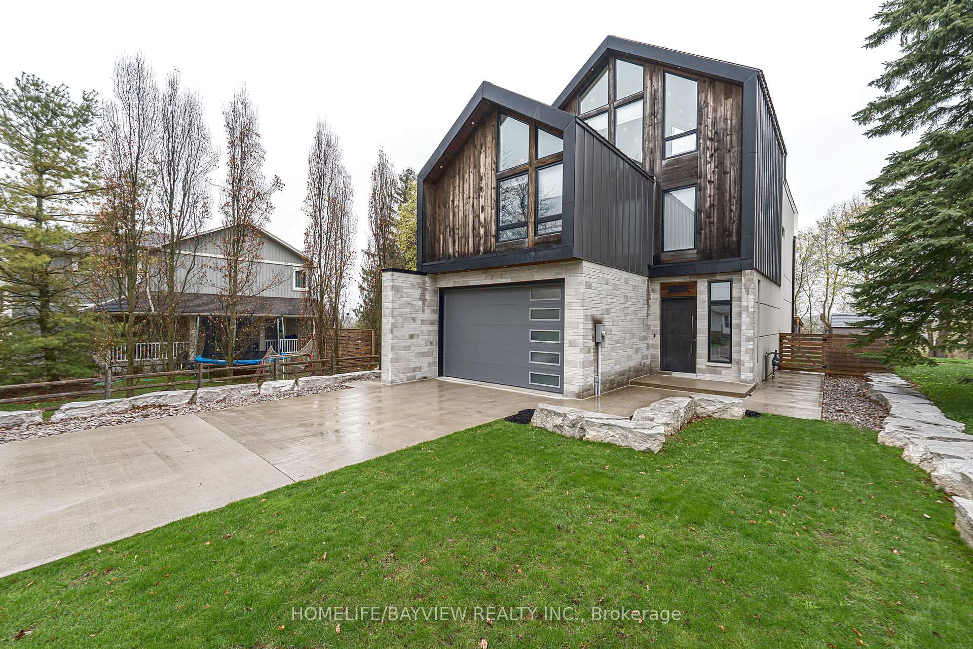 16 Windsor Drive Whitchurch-Stouffville Ontario Canada Sale residential Allen Saghatchi HomeLife/Bayview Realty Inc., Brokerage*