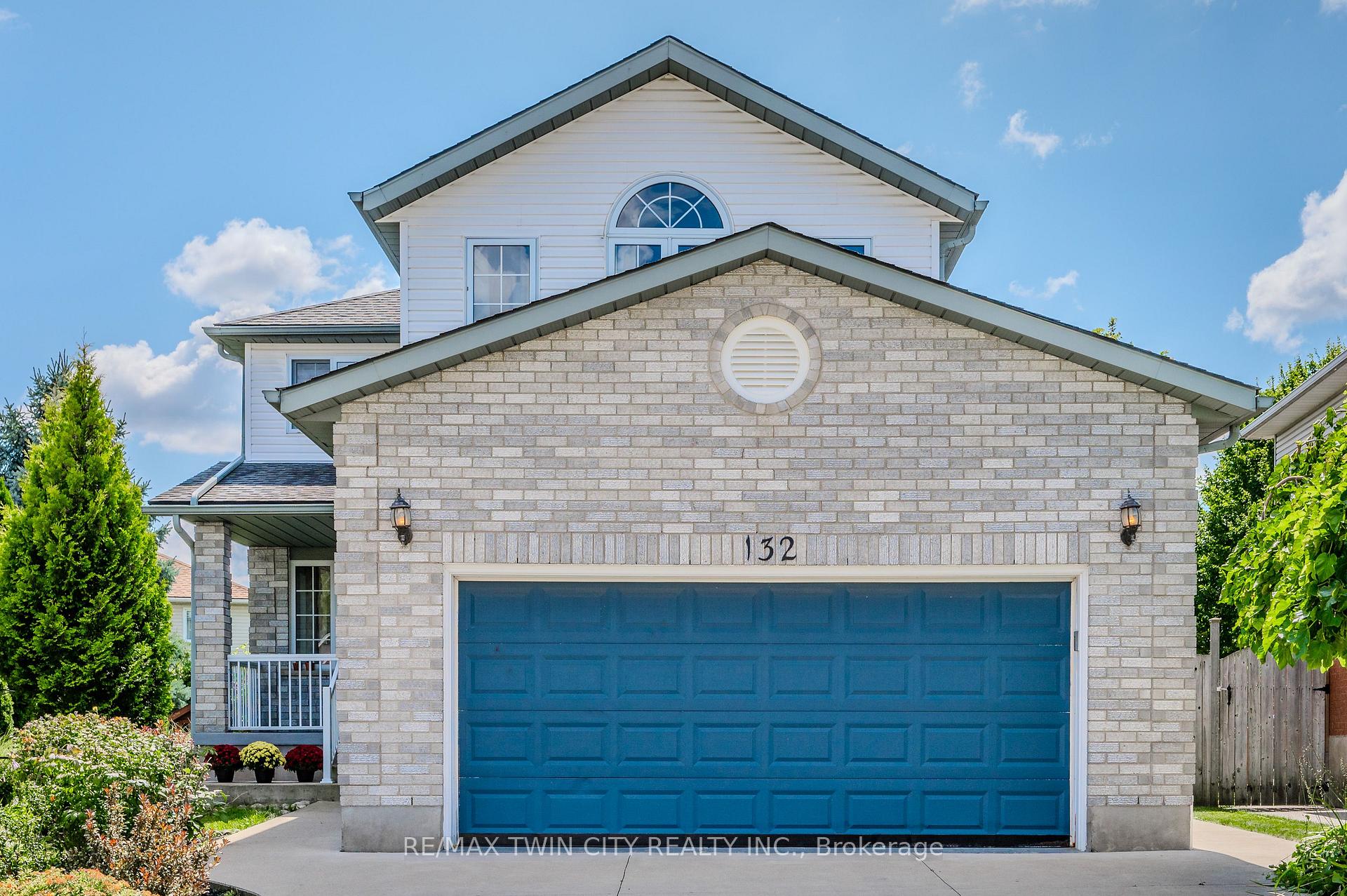 132 Daimler Drive Kitchener Ontario Canada Sale residential TEAM MIRO PEAK REALTY LTD. BROKERAGE*
