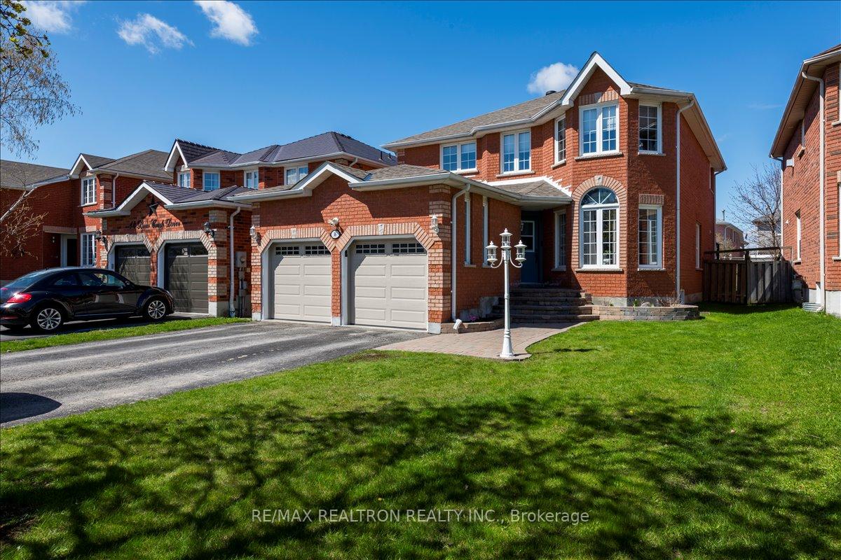 16 Bear Creek Drive Barrie Ontario Canada Sale residential RON COMMODORE RE/MAX Realtron Realty, Inc. Brokerage*
