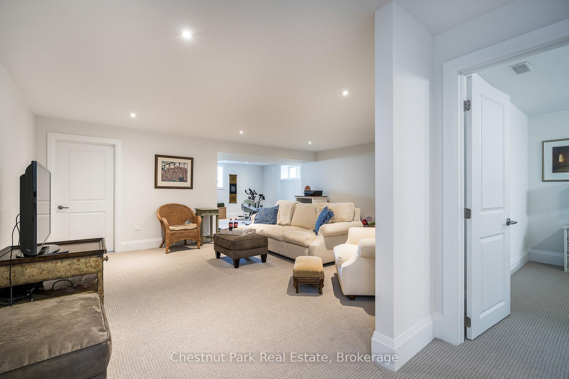 4 Bedroom Single Family Home/House's Image 36
