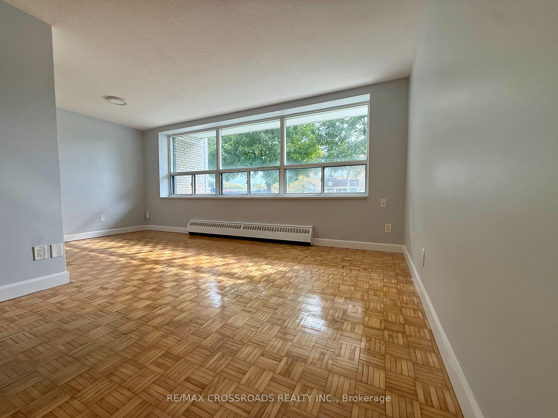 103 - 363 Lakeshore Road E Mississauga Ontario Canada Rent residential Winston Mak RE/MAX CROSSROADS REALTY INC. Brokerage*