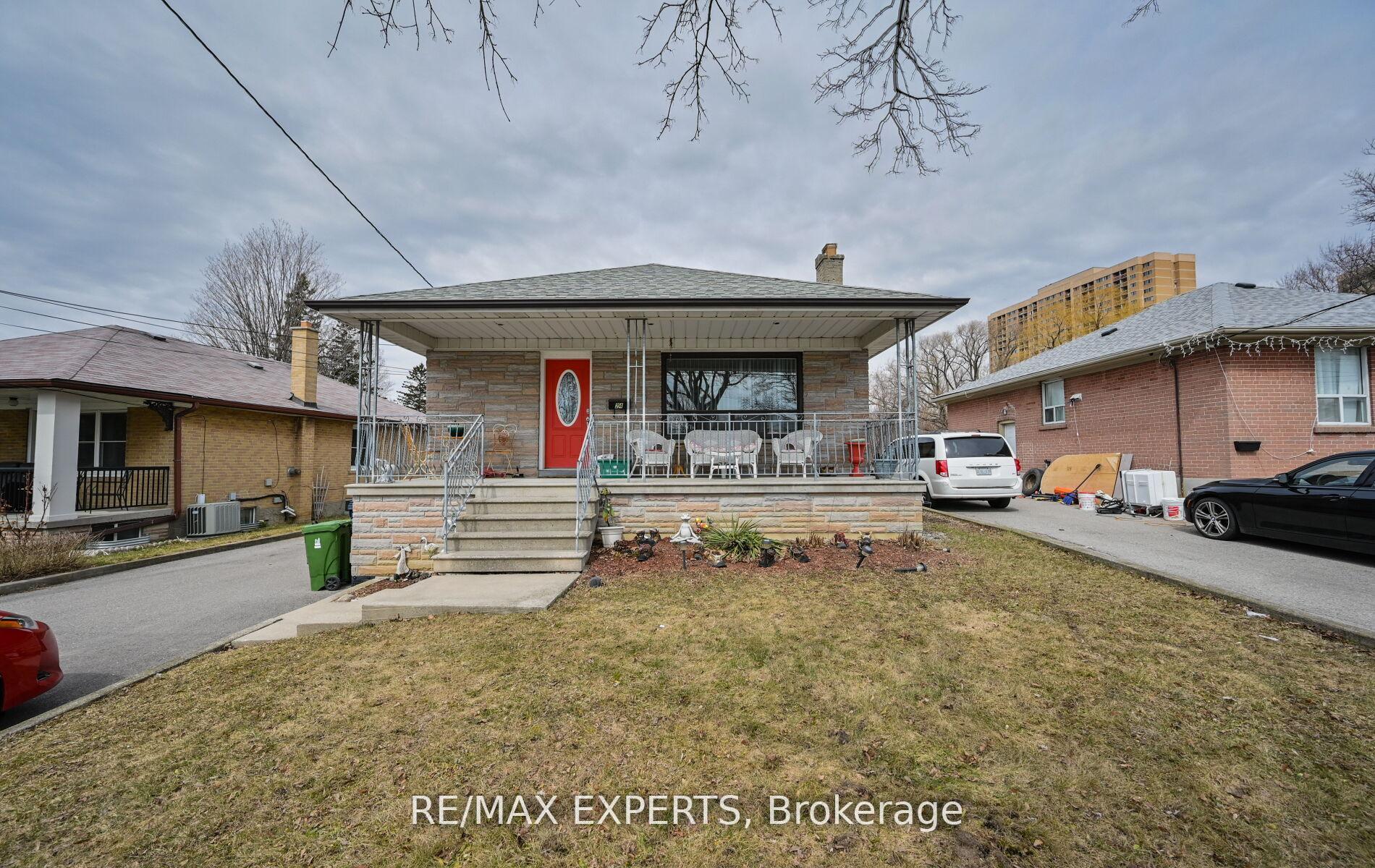 Lower - 24 Loney Avenue Toronto Ontario Canada Rent residential ALINA SPEKTOR Re/Max Experts, Brokerage*