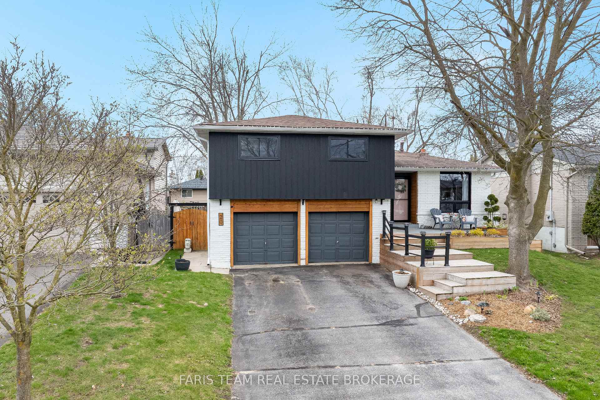 20 Carol Road Barrie Ontario Canada Sale residential Melanie Martyn Right at Home Realty, Brokerage*