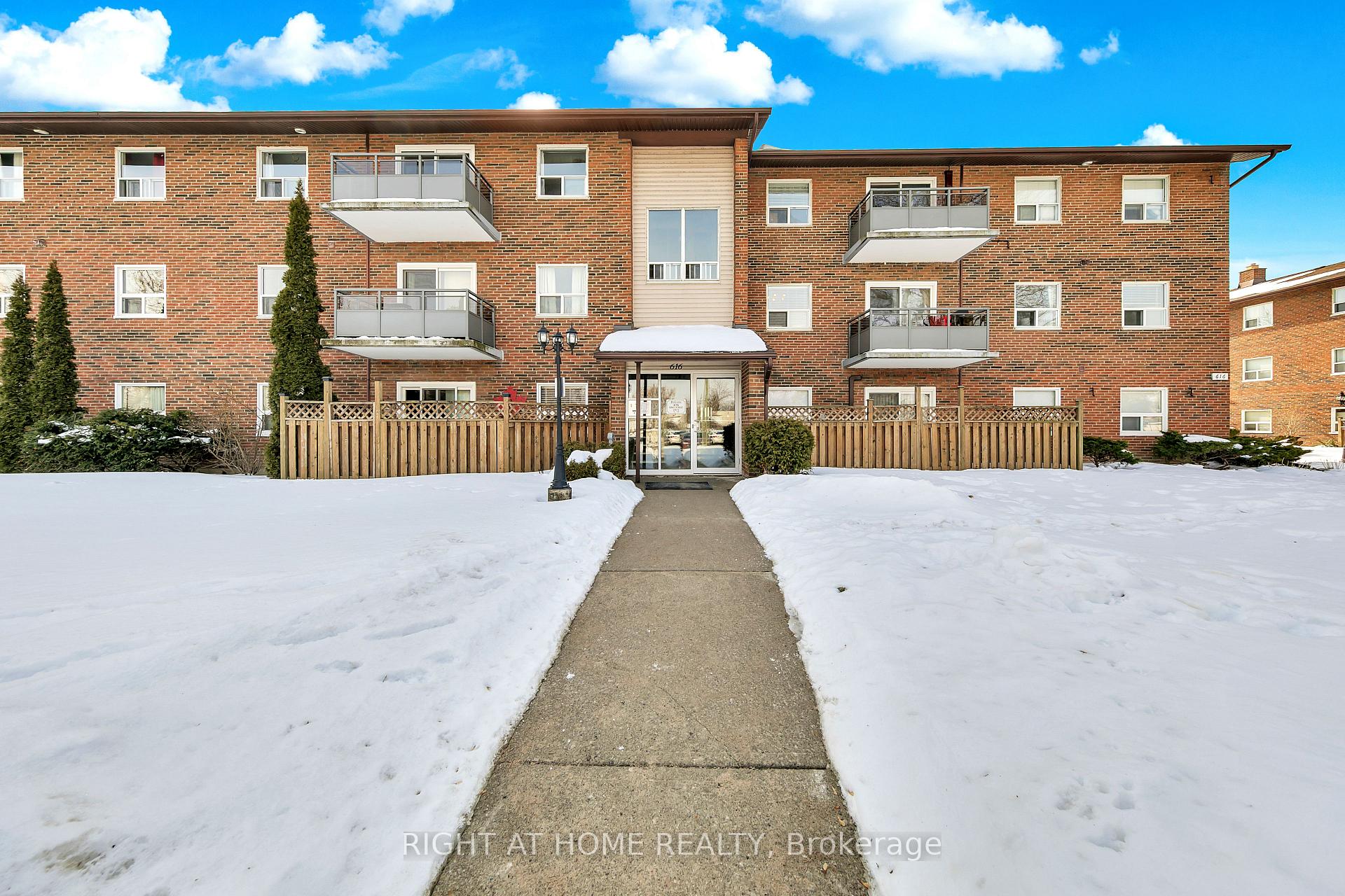 6 - 616 Grey Street Brantford Ontario Canada Sale residential Ahmed Amin Hamed Aly Right at Home Realty, Brokerage*