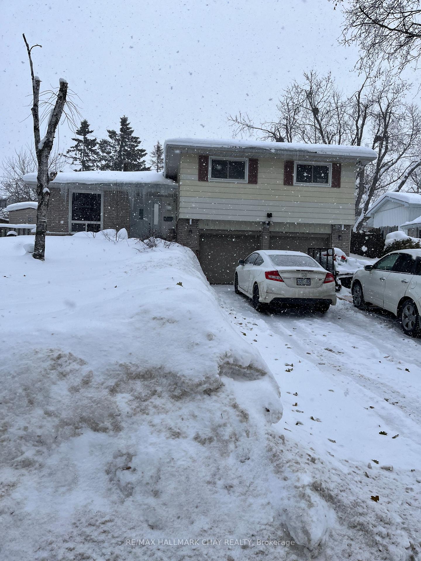 13 Jane Crescent Barrie Ontario Canada Sold residential Mark Leader RE/MAX Hallmark Chay Realty, Brokerage