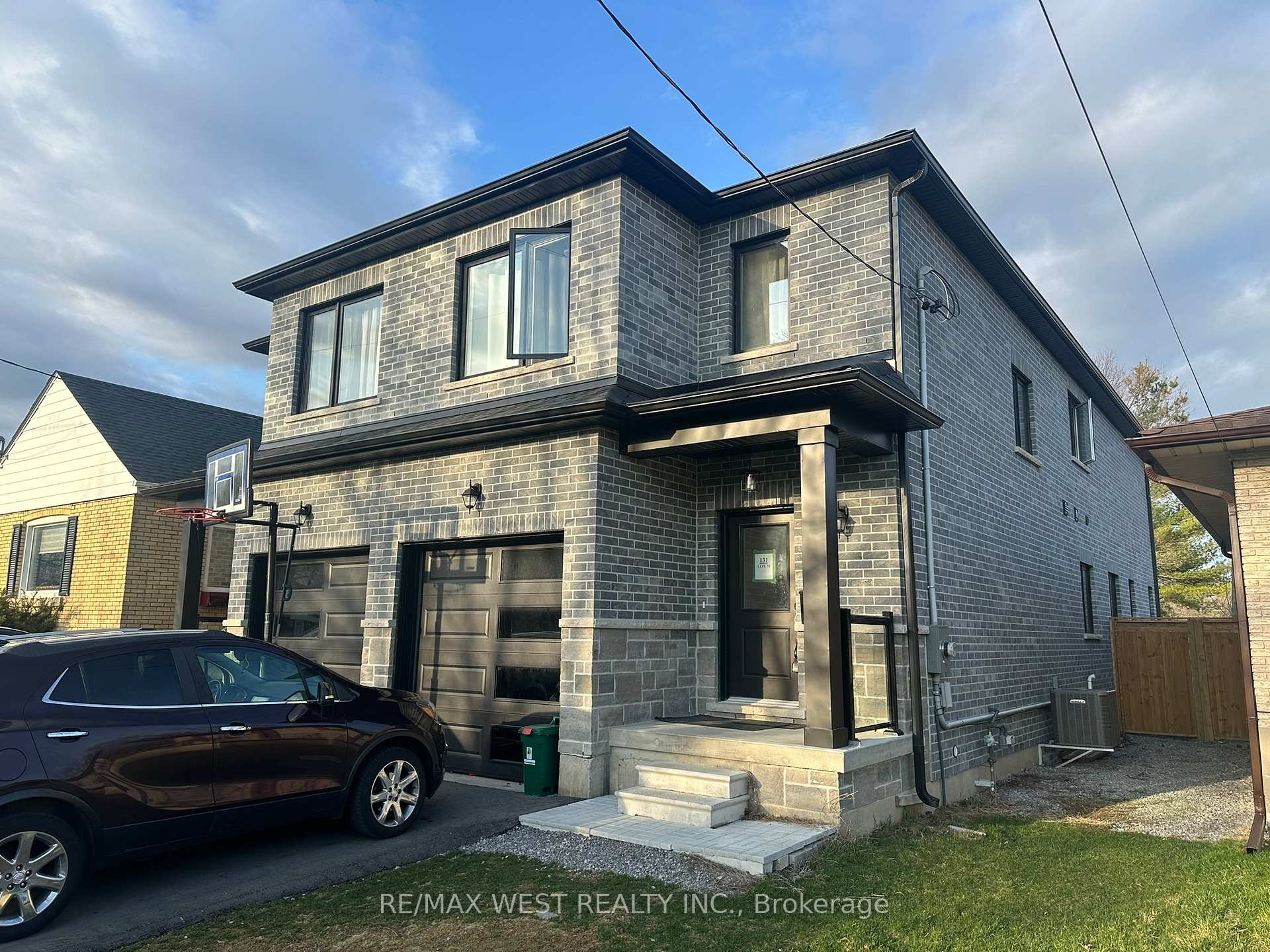 131 Guelph Street Oshawa Ontario Canada Sale residential Yasin         Yusufi RE/MAX West Realty Inc., Brokerage *