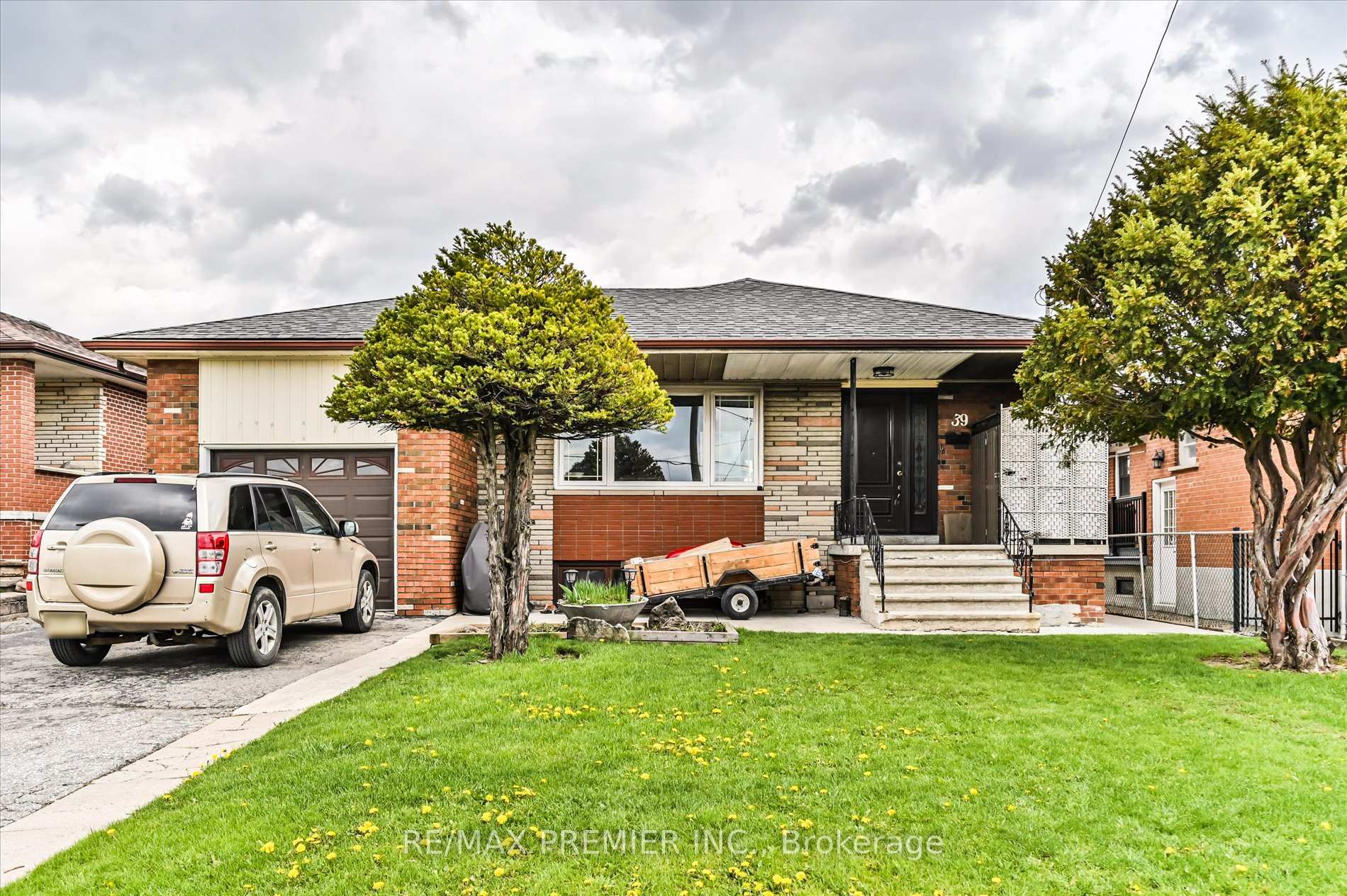 39 Jocada Road Toronto Ontario Canada Rent residential Nasrullah Joyia RE/MAX PREMIER INC. Brokerage*