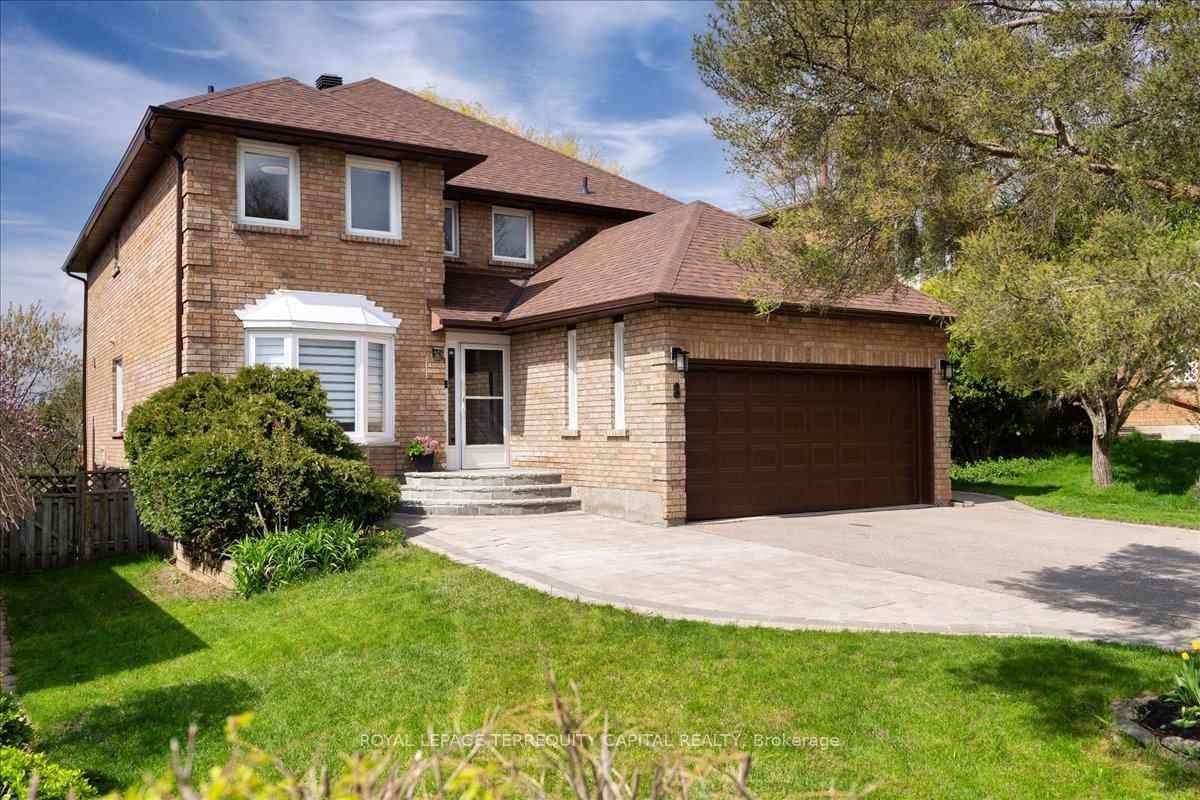 8 Marchwood Crescent Richmond Hill Ontario Canada Sale residential Oleg Chinguirei Sutton Group-Admiral Realty Inc., Brokerage *