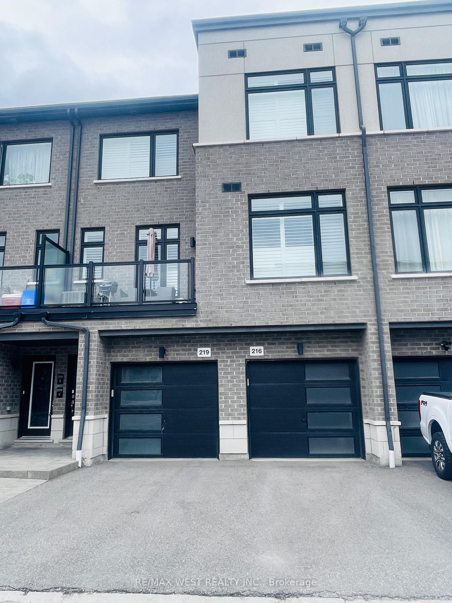 216 - 2550 Castlegate Crossing Drive Pickering Ontario Canada Rent residential Vince Nestico RE/MAX West Realty Inc., Brokerage *