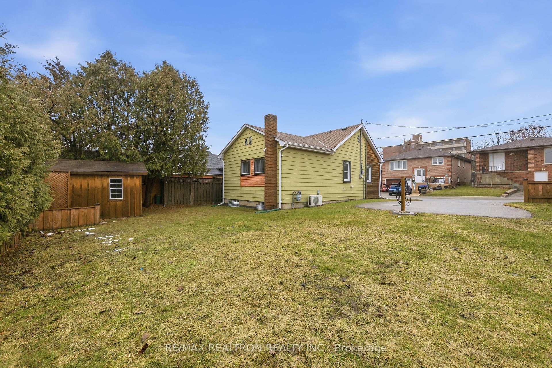 25 Bingham Street Bradford West Gwillimbury Ontario Canada Sale residential Carol Teichman RE/MAX Realtron Realty Inc, Brokerage 