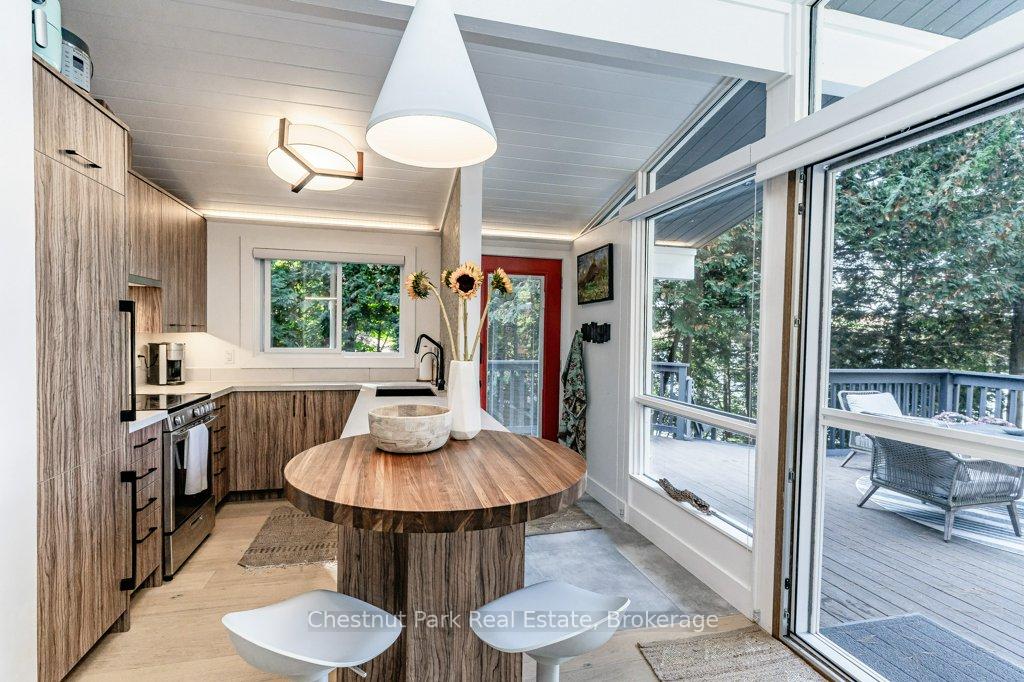 3 Bedroom Single Family Home/House's Image 8