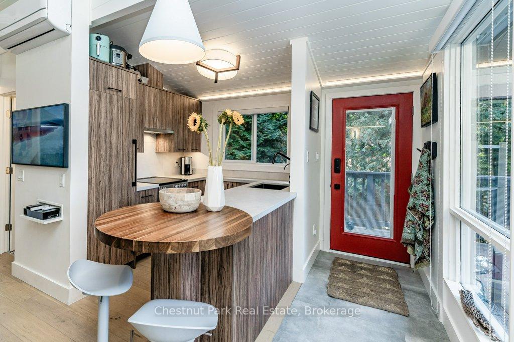 3 Bedroom Single Family Home/House's Image 7