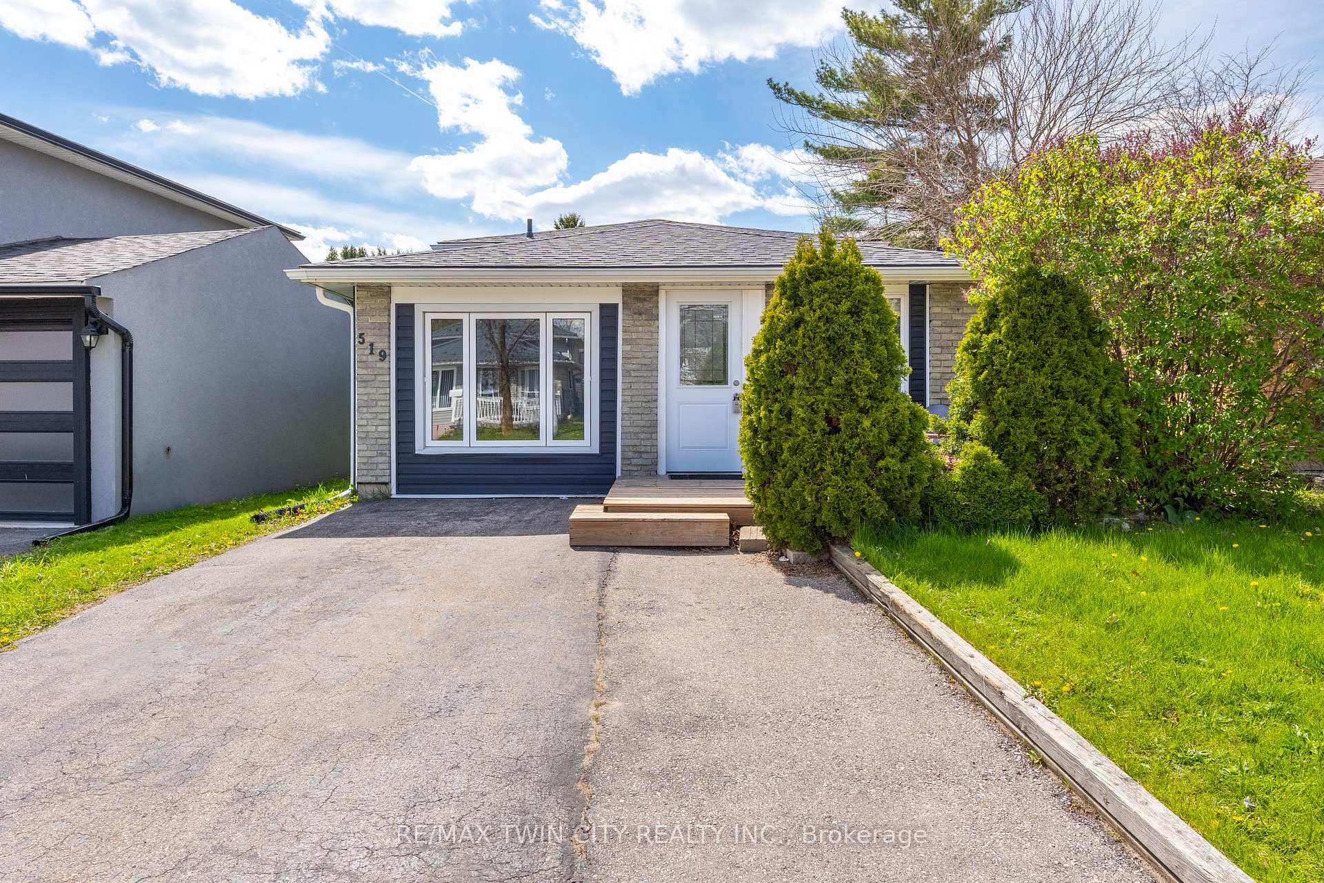 519 Pinetree Crescent Cambridge Ontario Canada Sale residential Renee Blair Sotheby's International Realty Canada
