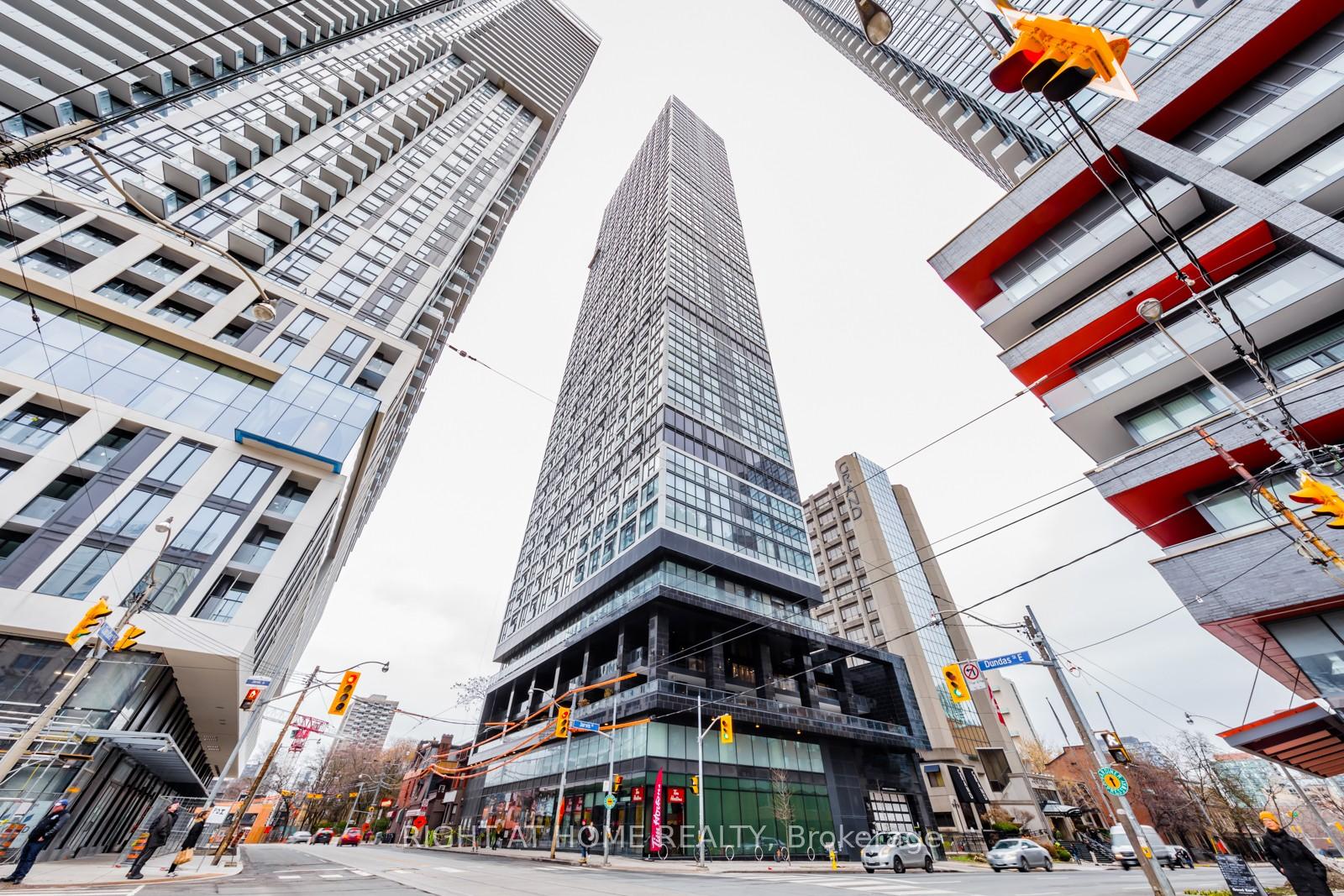 607 - 181 Dundas Street E Toronto Ontario Canada Rent residential Angela Wong Right at Home Realty, Brokerage*