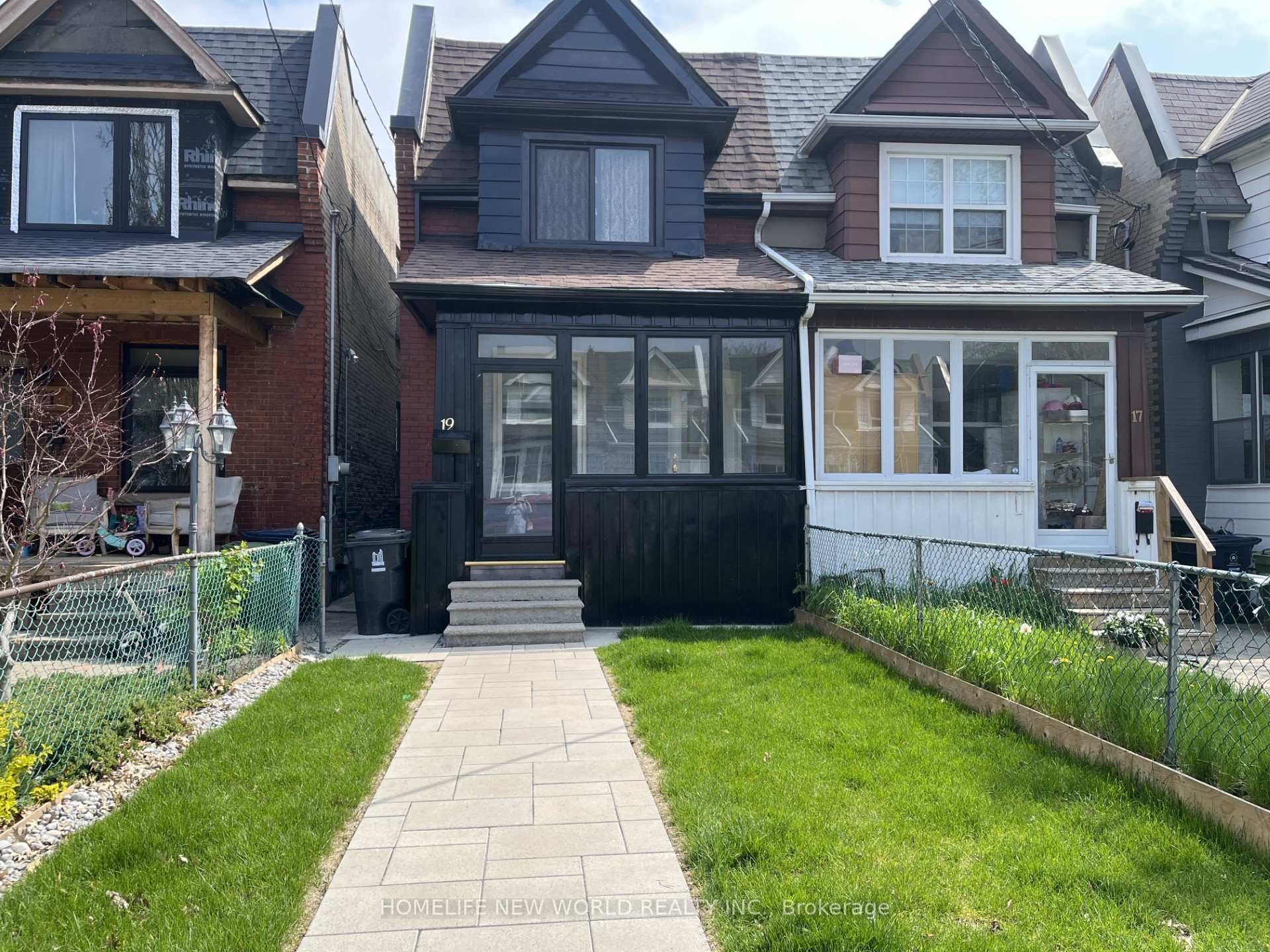 About Alan Chan, Sales Representative | HomeLife New World Realty