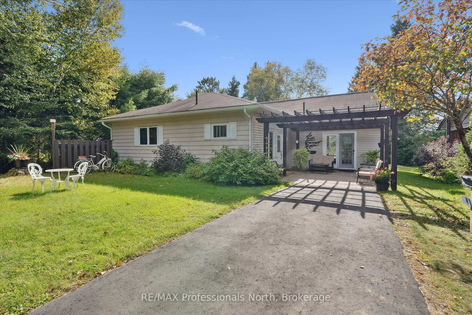 166 Lakeview Avenue Kearney Ontario Canada Sale residential Nancy Vandeburgt REALTY EXECUTIVES PLUS LTD