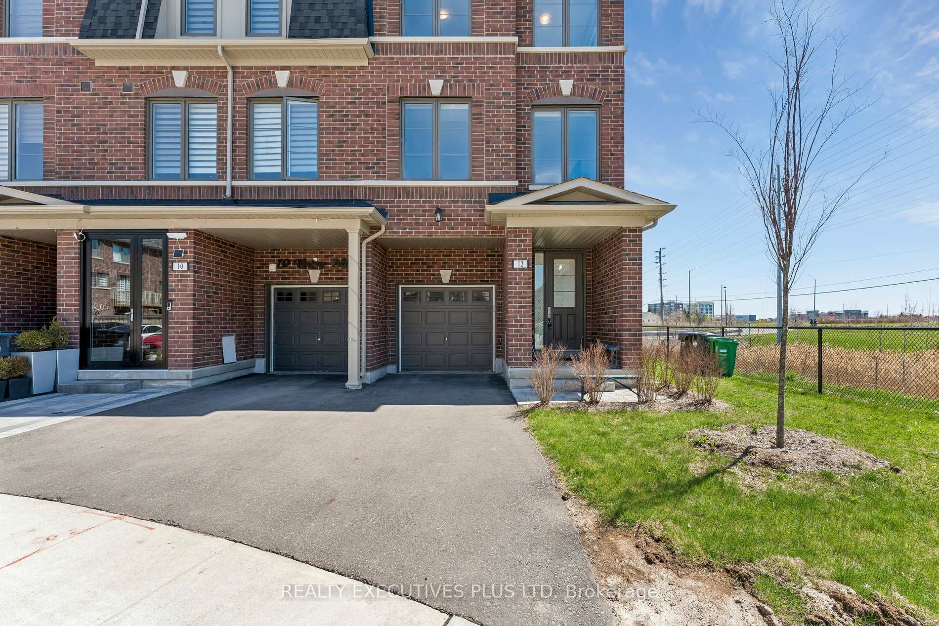12 Vestry Way Brampton Ontario Canada Sale residential Jasmine Noronha Royal LePage Signature Realty, Brokerage