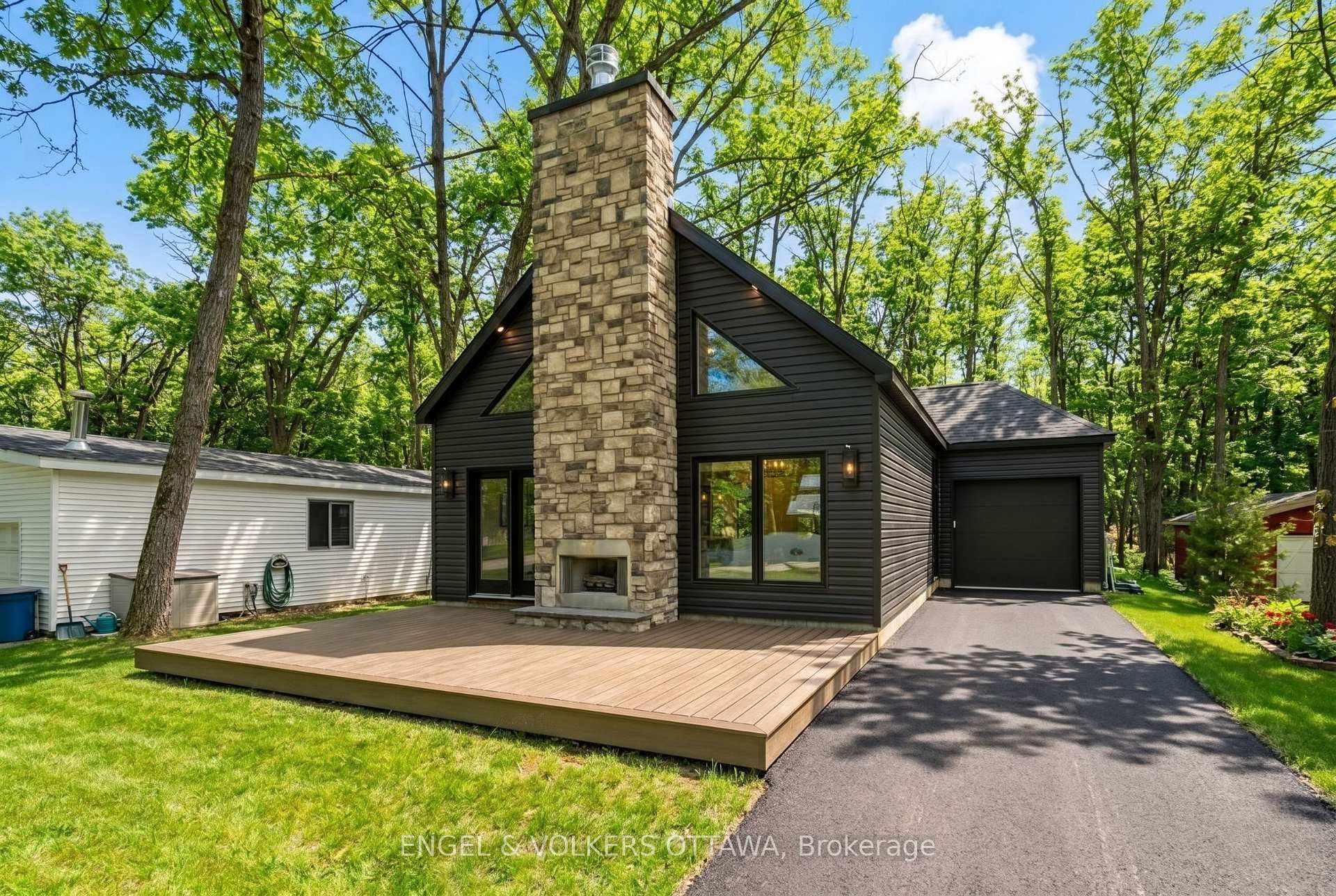 557 Bayview Drive Ottawa Ontario Canada Sale residential Sandi Branker Zolo Realty, Brokerage*