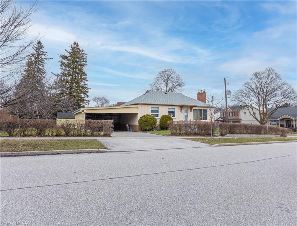 1 Snaresbrook Drive Toronto Ontario Canada Sale residential ILKAY KAYA RE/MAX West Realty Inc., Brokerage *