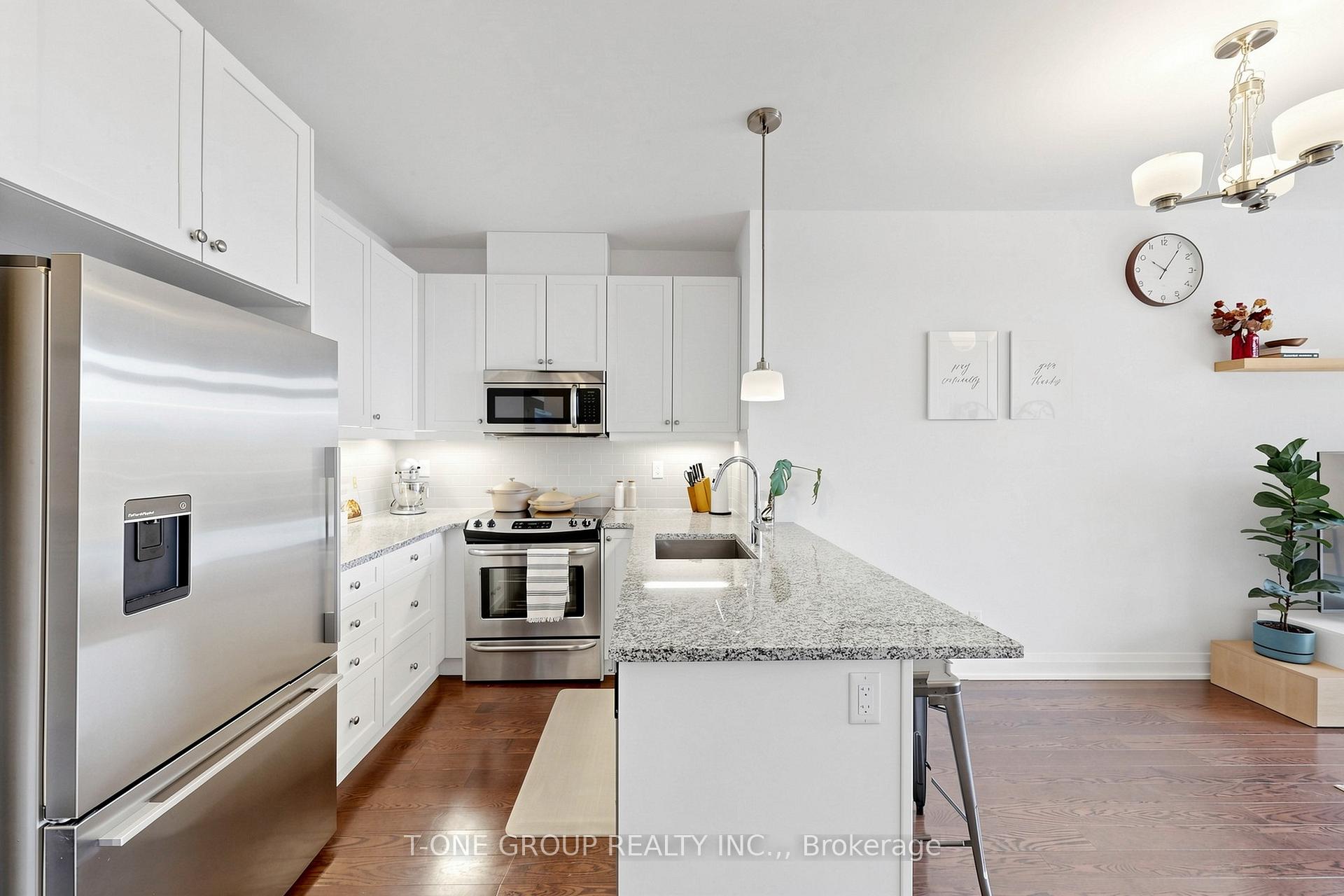 602A - 15277 Yonge Street Aurora Ontario Canada Sale residential   T-One Group Realty Inc. Brokerage*