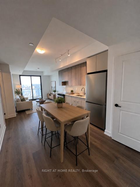 1710 - 2075 Lakeshore Road Burlington Ontario Canada Rent residential Sal Abouchala Right at Home Realty, Brokerage*