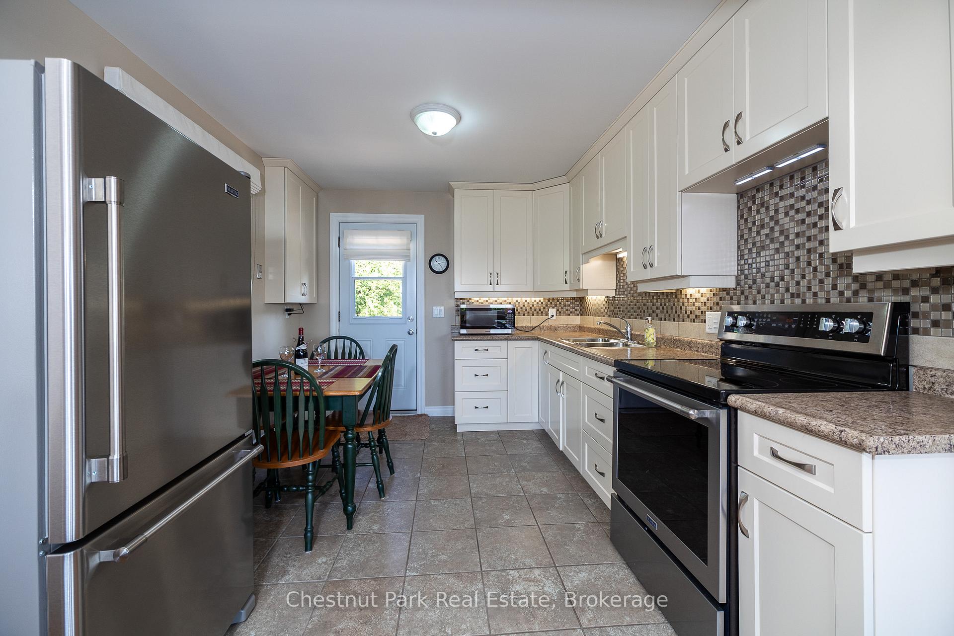 4 Bedroom Single Family Home/House's Image 3