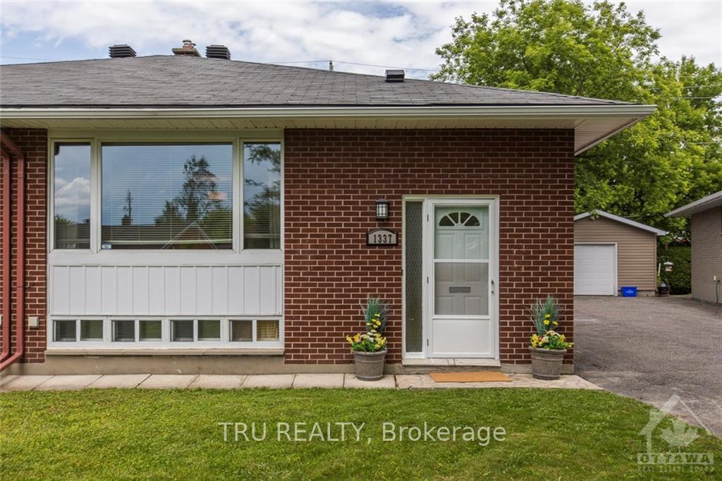 A - 1337 Bloomsbury Crescent Ottawa Ontario Canada Rent residential Marina Karshuli TRU REALTY , BROKERAGE*