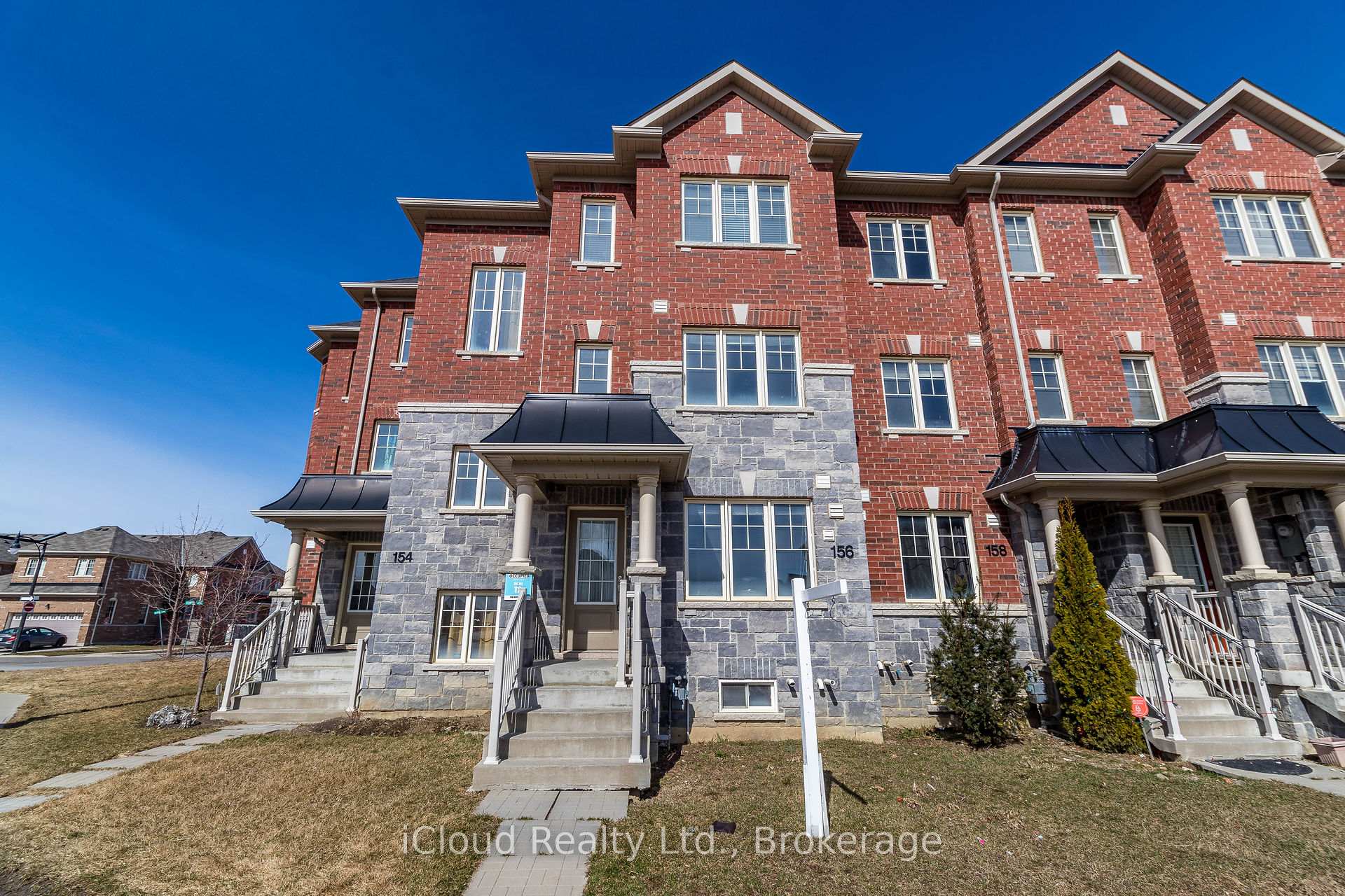 156 Inspire Boulevard Brampton Ontario Canada Rent residential Jose Oscar Goncalves & Maria Domingues iCloud Realty Ltd. 