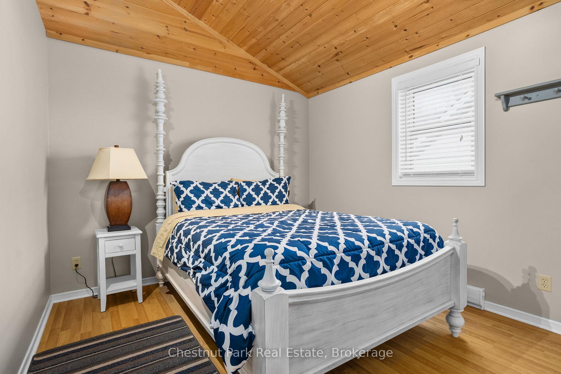 6 Bedroom Single Family Home/House's Image 28