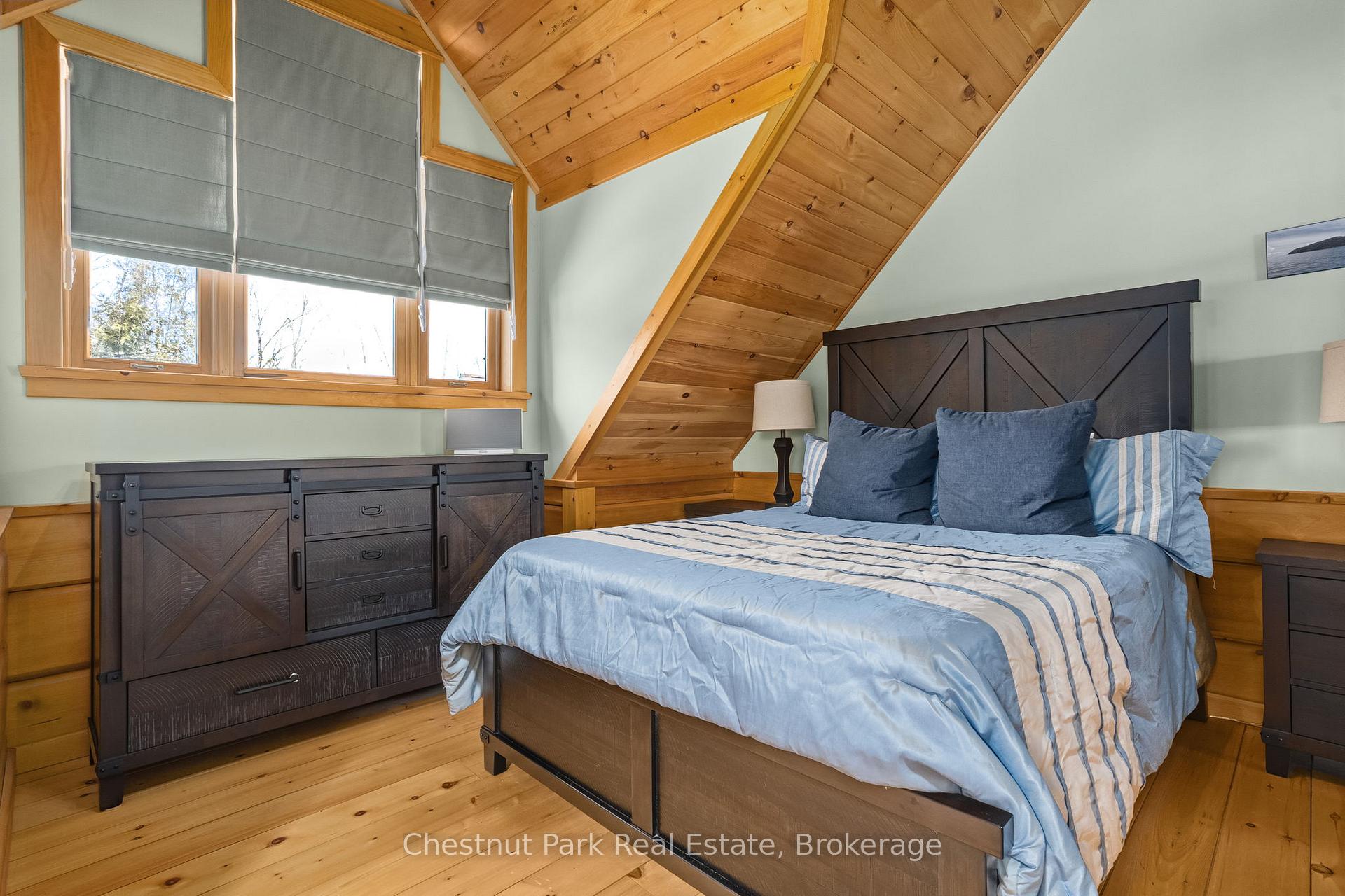 6 Bedroom Single Family Home/House's Image 22