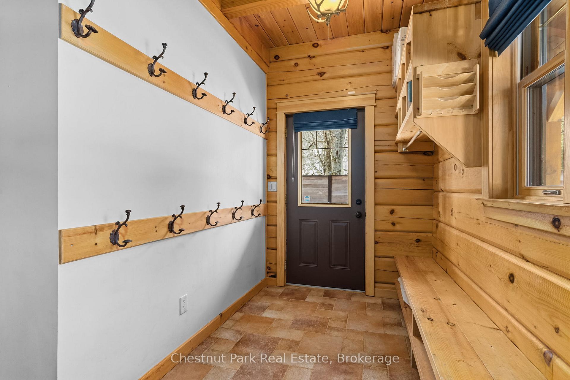 6 Bedroom Single Family Home/House's Image 12