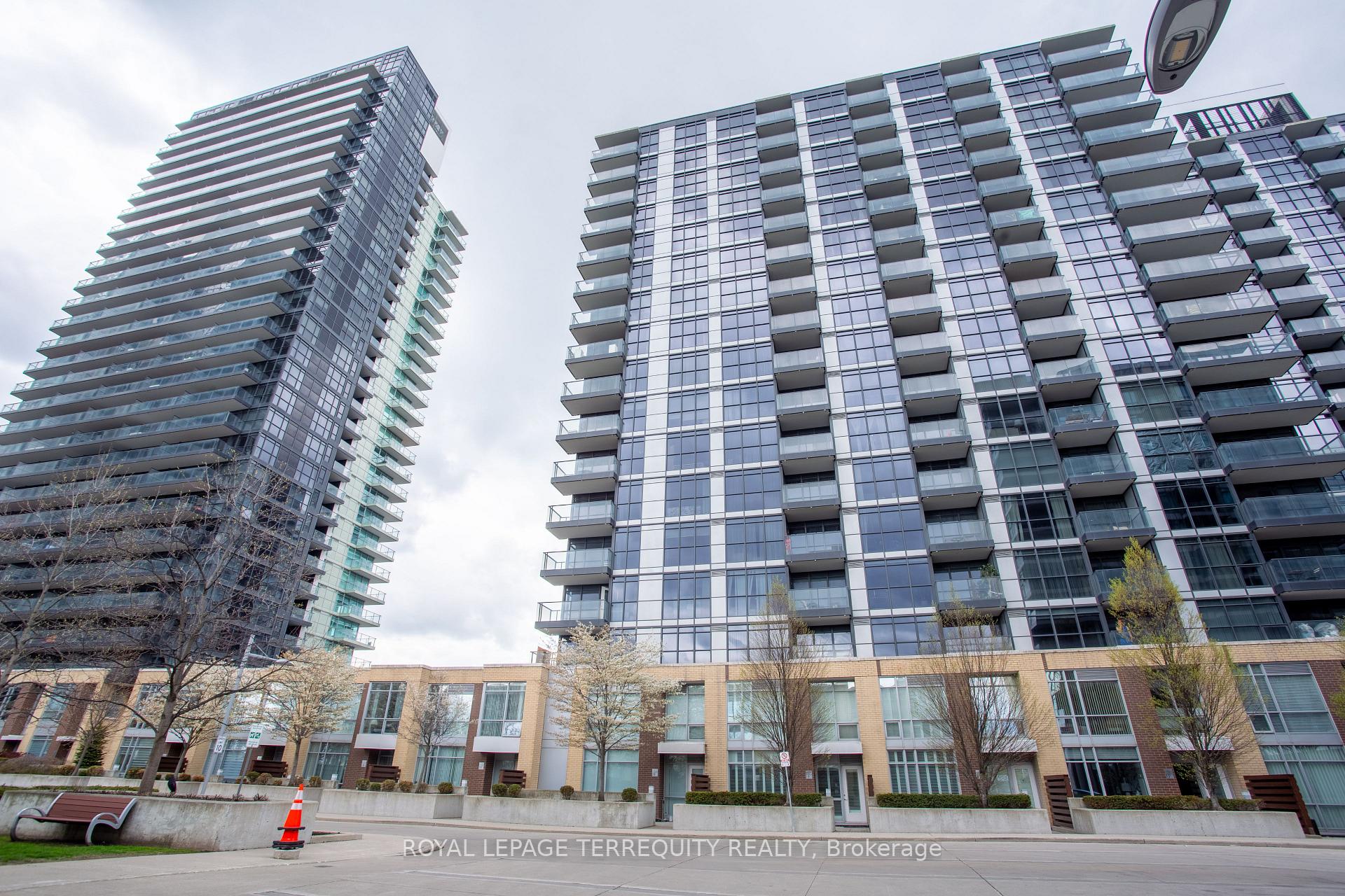 221 - 19 Singer Court Toronto Ontario Canada Sale residential   Royal LePage Terrequity Capital Realty, Brokerage*
