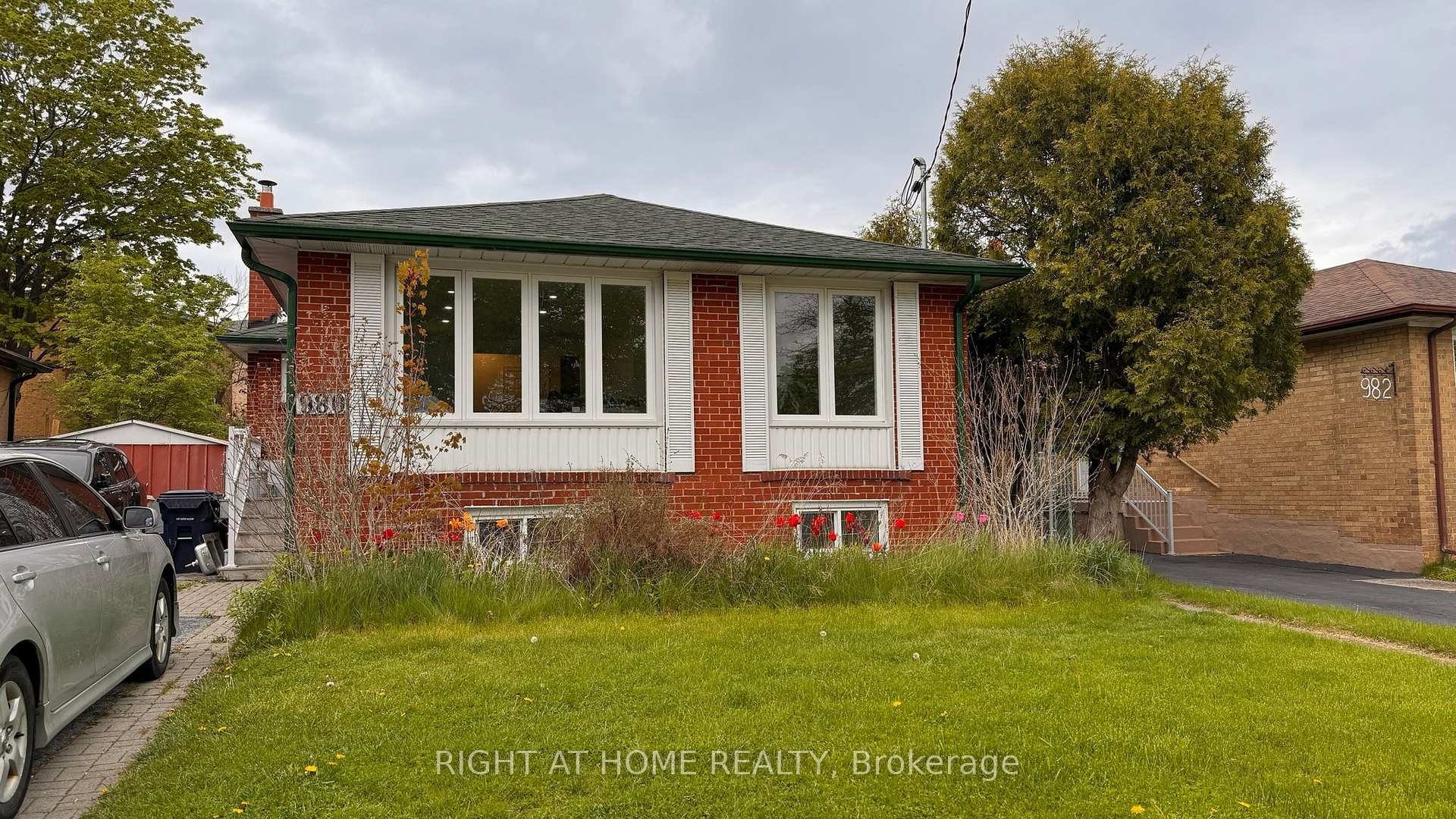 Basement - 980 Midlan Avenue Toronto Ontario Canada Rent residential Alex Beis Right at Home Realty, Brokerage*