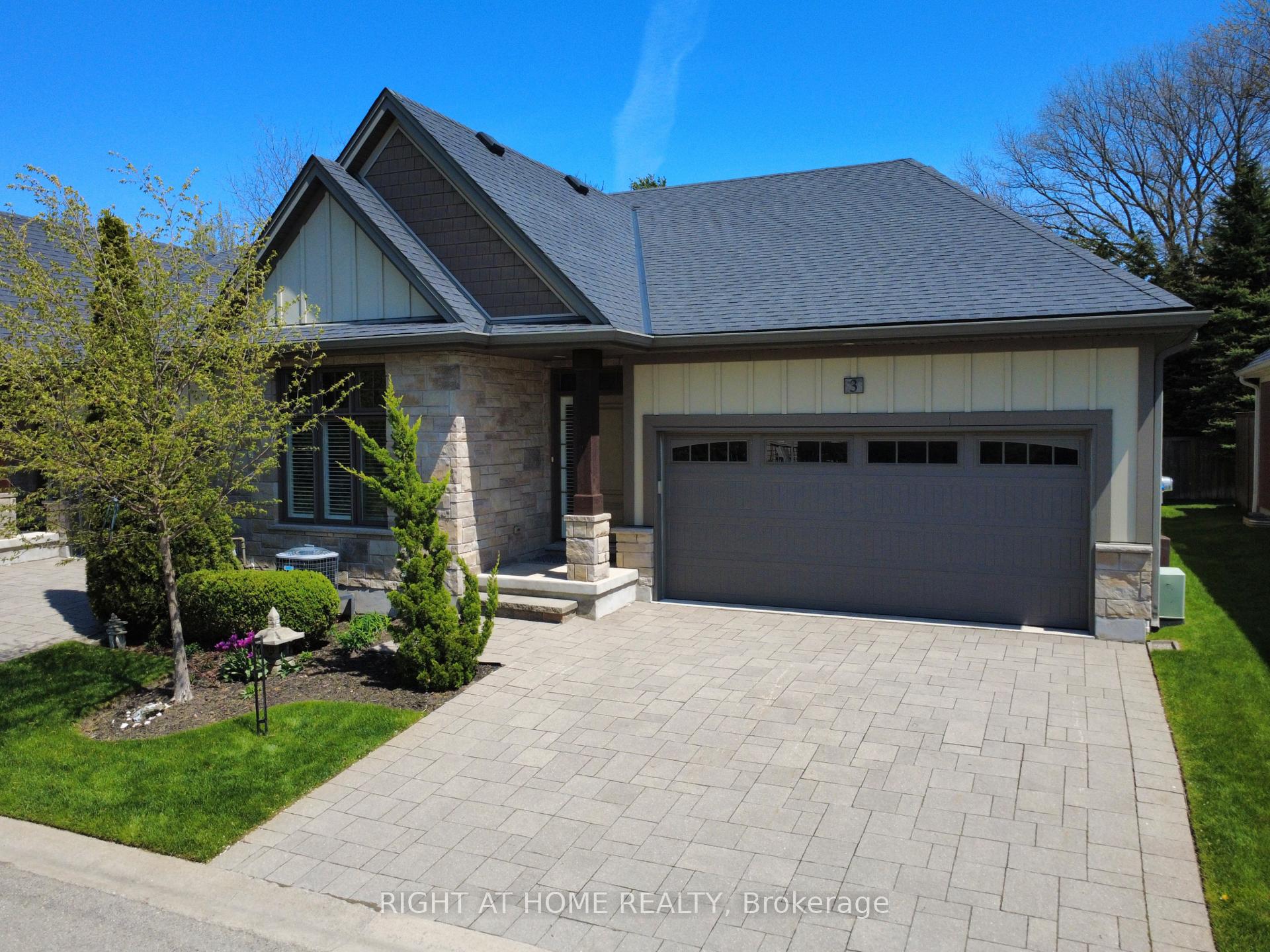 3 Cedar Drive Niagara-On-The-Lake Ontario Canada Sale residential Sal Abouchala Right at Home Realty, Brokerage*