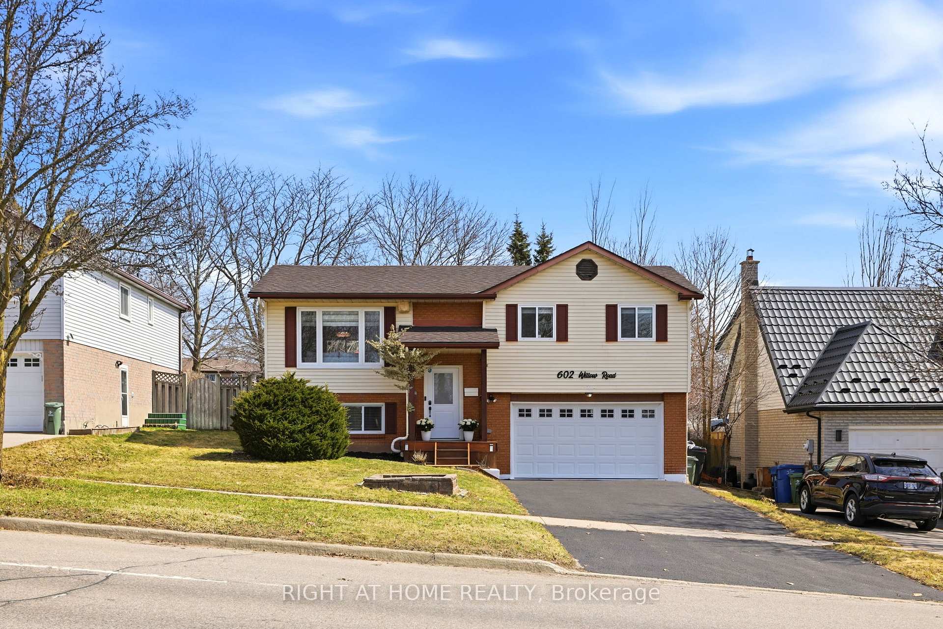 602 WILLOW Road Guelph Ontario Canada Sale residential Anita Mehra Right at Home Realty, Brokerage*