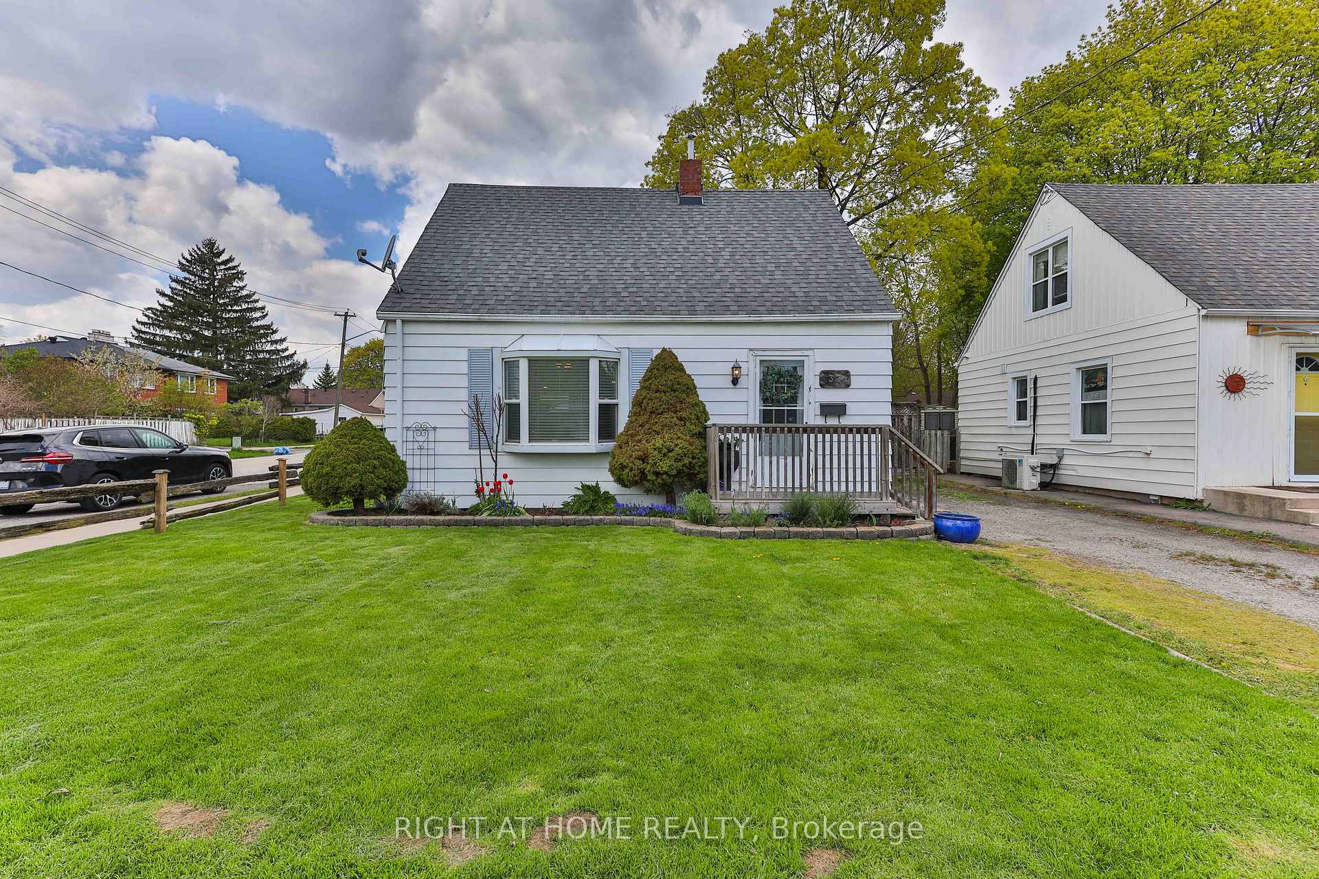 37 Stewart Street Oakville Ontario Canada Sale residential Sal Abouchala Right at Home Realty, Brokerage*