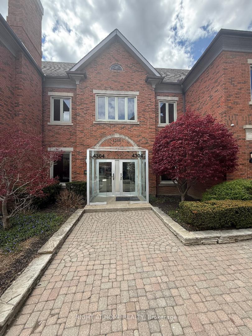 LOWER - 4304 VILLAGE CENTRE Court Mississauga Ontario Canada Lease commercial Anita Mehra Right at Home Realty, Brokerage*