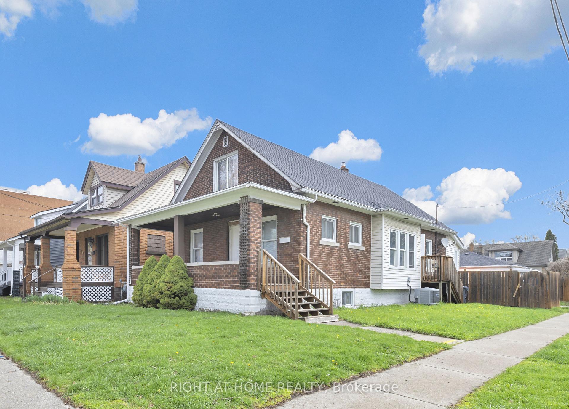 3497 Peter Street Windsor Ontario Canada Sale residential Ruth-Ann Shallow Right at Home Realty, Brokerage*
