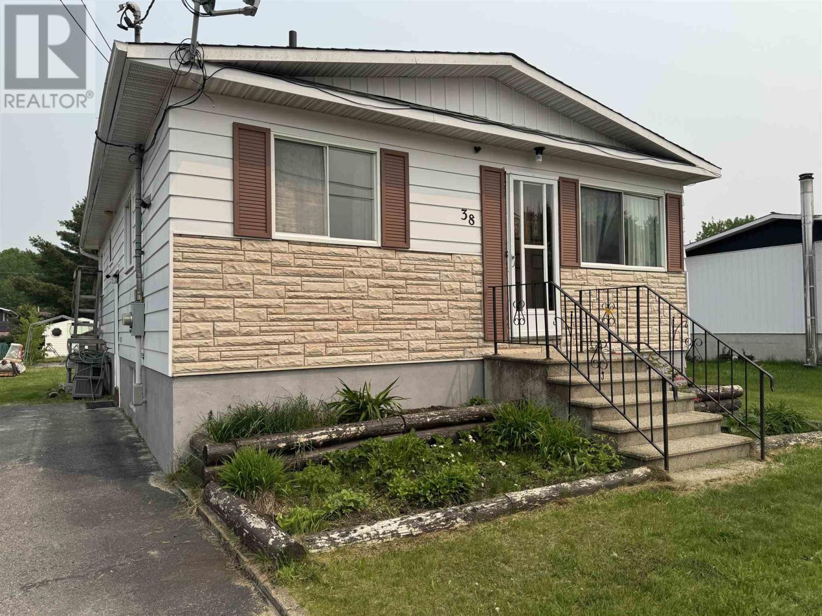 38 Richard ST Chapleau Ontario Canada Sale residential Steve & Pat McGuire Exit Realty True North, Brokerage*