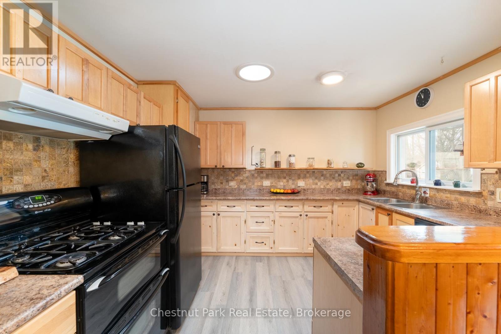 3 Bedroom Single Family Home/House's Image 14