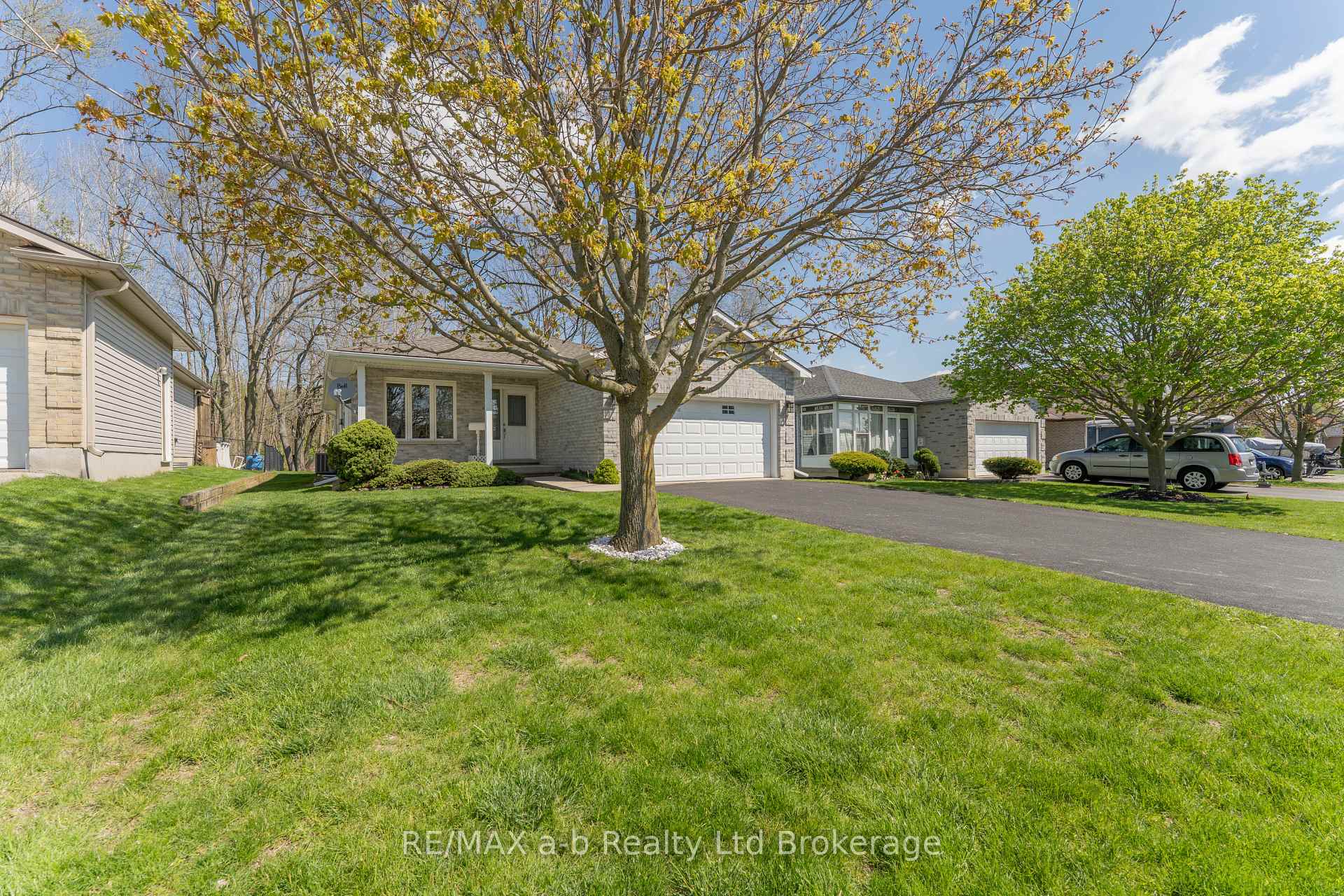44 Beech Boulevard Tillsonburg Ontario Canada Sale residential   T.L. WILLAERT REALTY LTD. BROKERAGE*