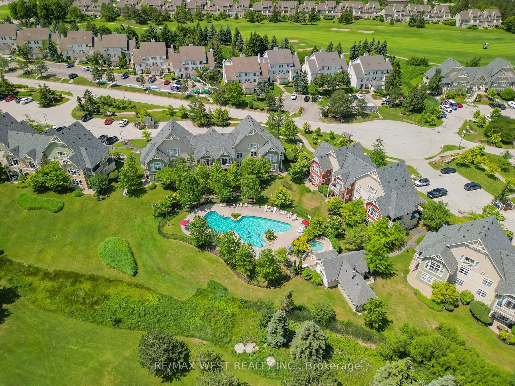 117 - 125 Fairway Court Blue Mountains Ontario Canada Sale residential Honey Choi | Toronto Real Estate Agent RE/MAX West Realty Inc., Brokerage *