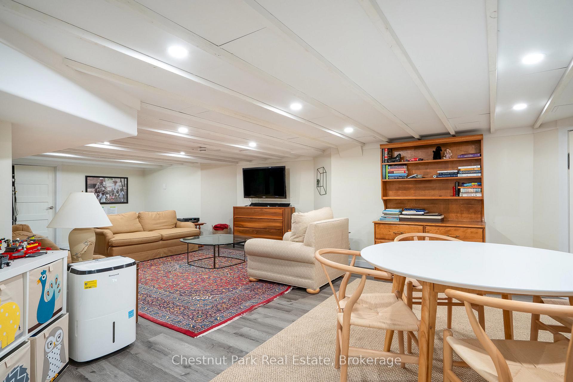 4 Bedroom Single Family Home/House's Image 37