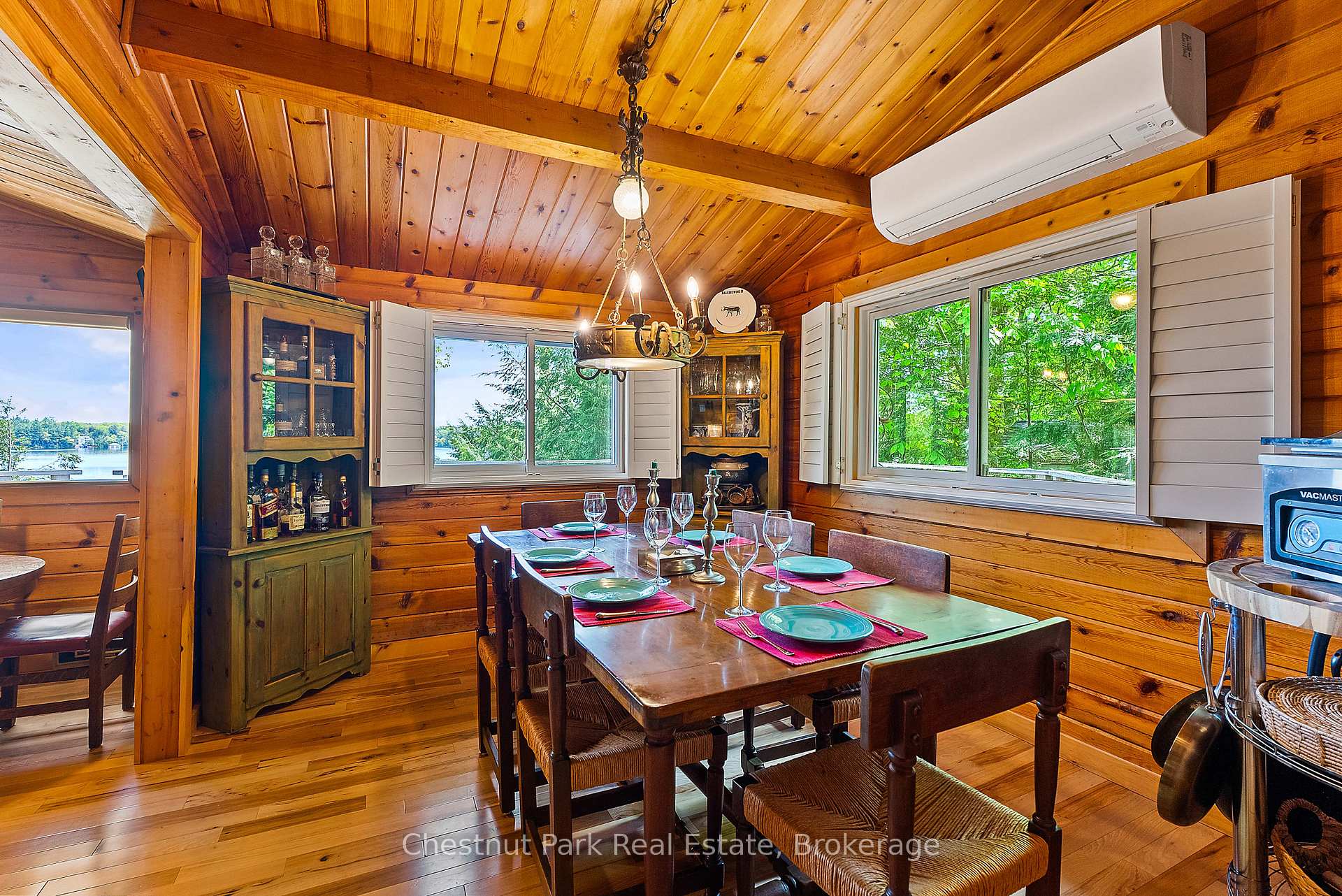 4 Bedroom Single Family Home/House's Image 6