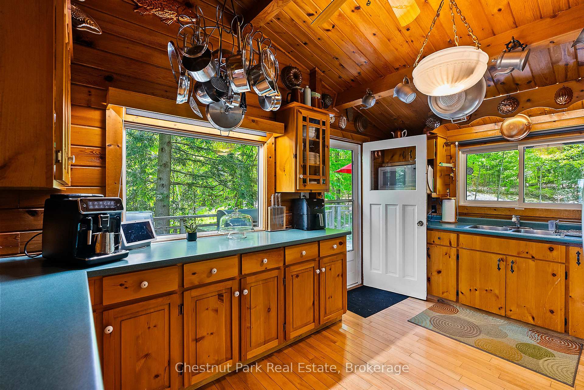 4 Bedroom Single Family Home/House's Image 4