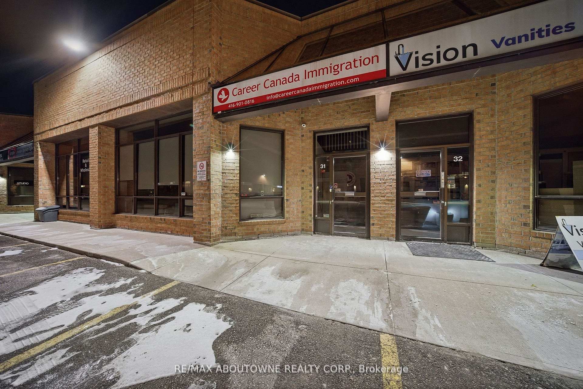 31 - 775 Pacific Road Oakville Ontario Canada Sale commercial Bora Celikel RE/MAX Real Estate Centre Inc., Brokerage*
