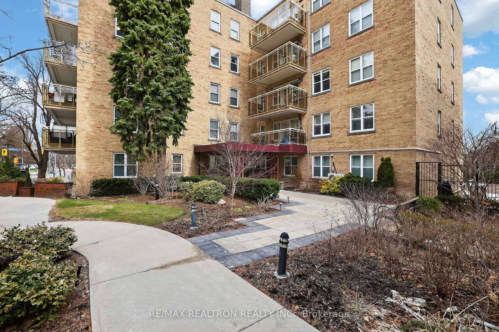 106 - 2603 Bathurst Street Toronto Ontario Canada Sale residential RON COMMODORE RE/MAX Realtron Realty, Inc. Brokerage*