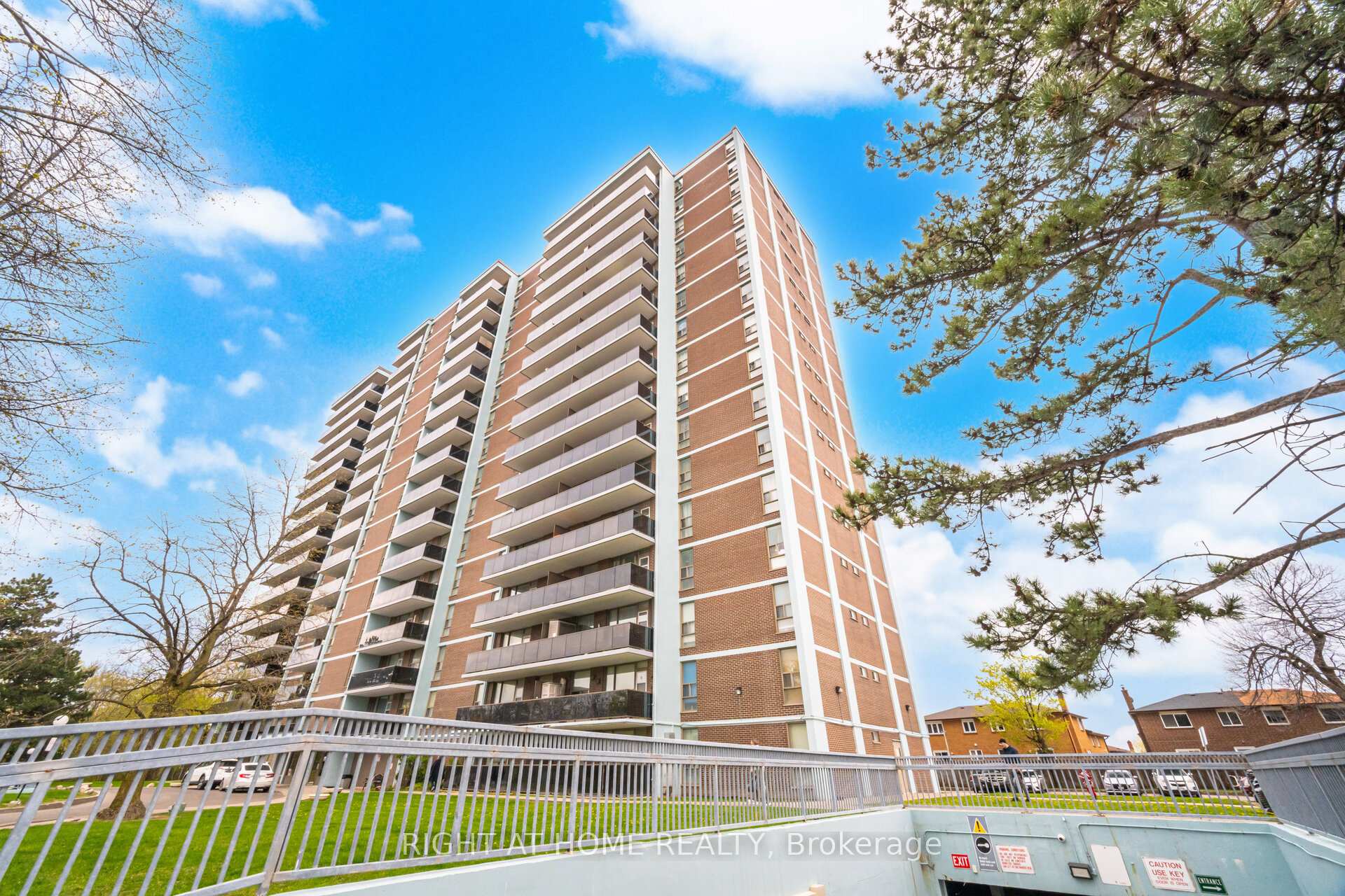907 - 235 Grandravine Drive Toronto Ontario Canada Rent residential Kamran Ebrahimi Right at Home Realty, Brokerage*