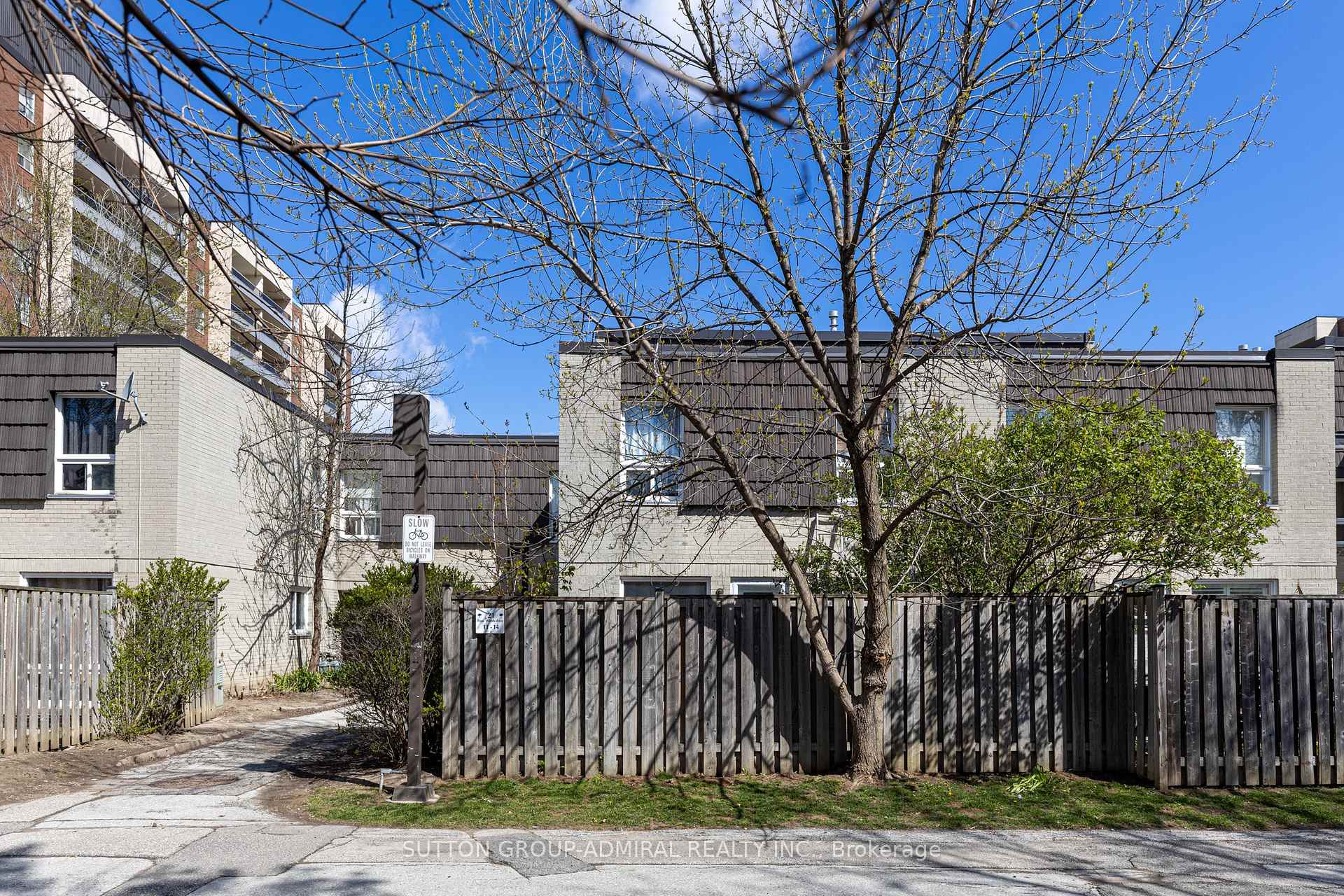 11 - 21 Four Winds Drive Toronto Ontario Canada Sale residential Jelena  Pogorelova Sutton Group-Admiral Realty Inc., Brokerage *